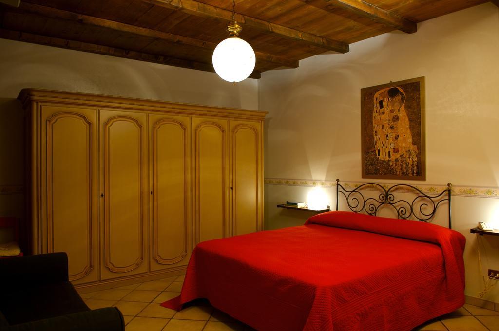 Bed and Breakfast La Colonna Montelanico Zimmer foto